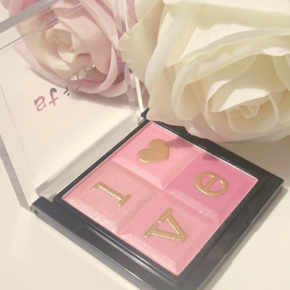 🆕 STILA "all you need is love" cheek palette